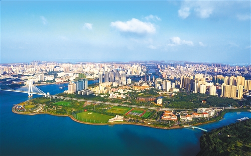 【奋斗百年路 启航新征程】海南建省 潮涌南海