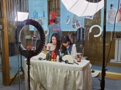 酒企酒商齐入场 直播卖酒是“赚吆喝”还是风口