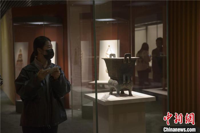 山西北白鹅周代墓地部分出土文物布展完成。　张云摄