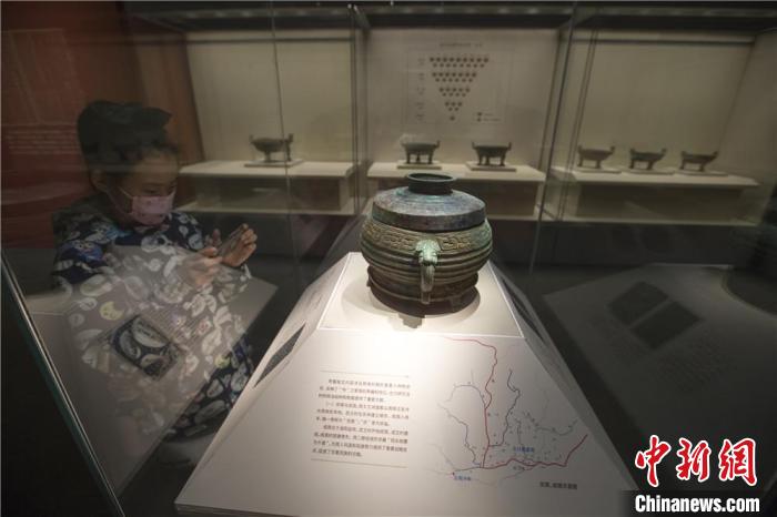 山西北白鹅周代墓地部分出土文物布展完成。　张云摄