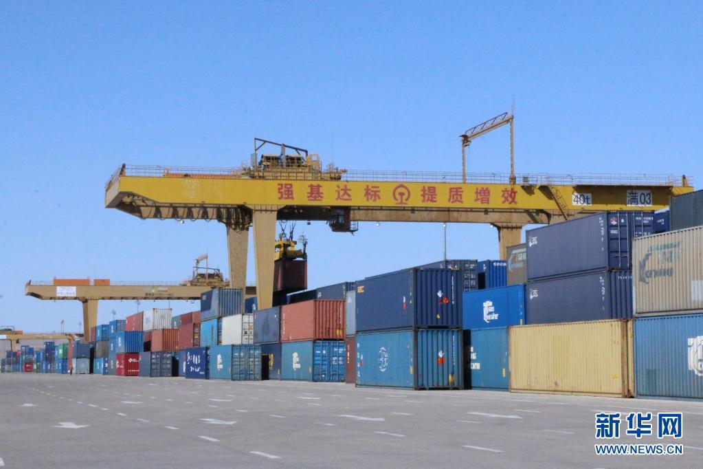 中国最大陆路口岸进出境中欧班列突破1万列