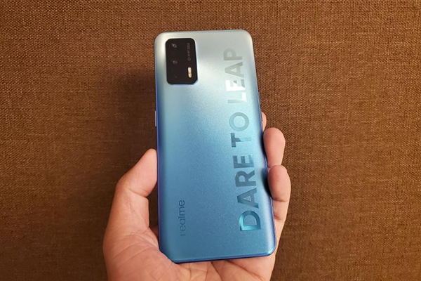 realme真我Q3 Pro上手体验：120HZ高刷屏+天玑1100 来看下“千元机皇”有何不同