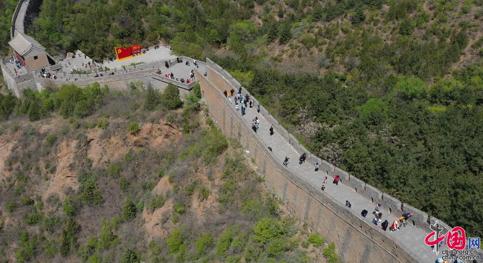 五一假期金山岭长城风起云涌、景色迷人(图)