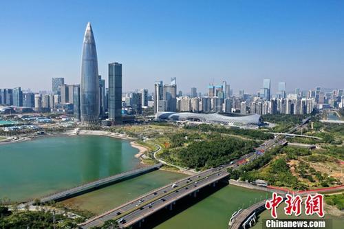 资料图：深圳湾公园与人才公园景观。<a target='_blank' href='http://www.chinanews.com/'><p  align=