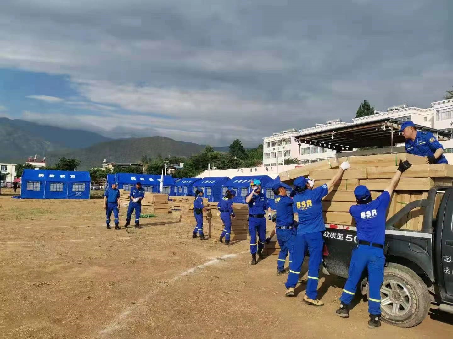 蒙牛火速驰援云南、青海地震灾区,地震无情,人间有爱!