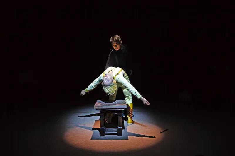 北京人艺《朱丽小姐》开启二轮演出 用现代精神演绎经典名著