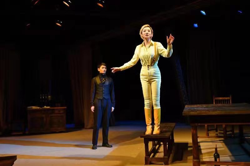 北京人艺《朱丽小姐》开启二轮演出 用现代精神演绎经典名著