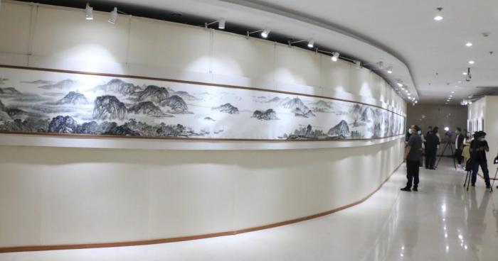 30米长卷《太湖春秋》领衔苏州胥口书画作品晋京展出
