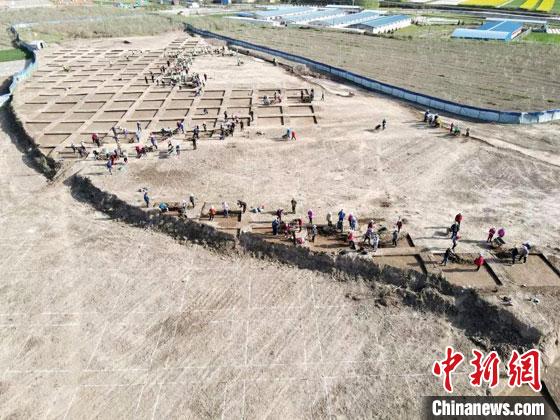 图为圪垯川遗址考古发掘现场。(资料图)张鹏摄