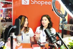 中国消费市场红火 世界经济复苏添力