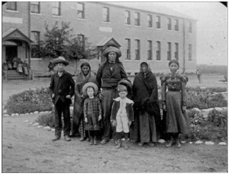 加拿大人权丑闻集中曝光:原住民惨遭迫害 军队里性侵成风