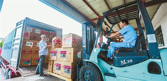 今年邮政行业业务收入已突破5000亿元 前5月快递业务量同比增长50.1%
