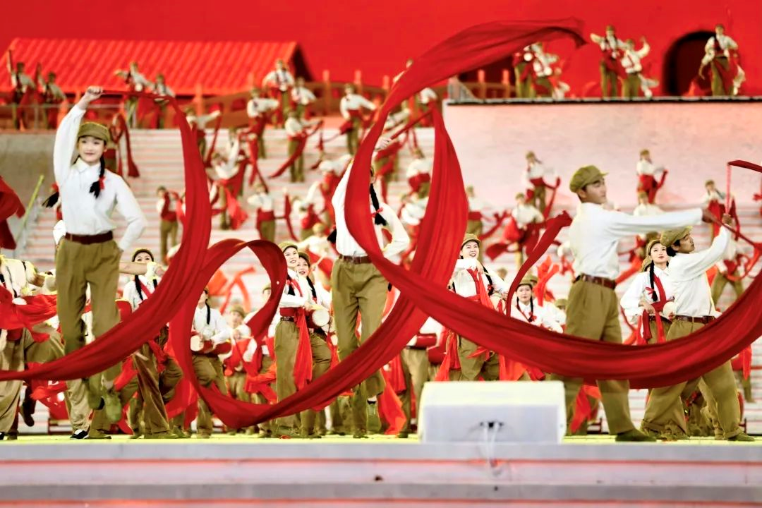 庆祝中国共产党成立100周年文艺演出《伟大征程》首次专场演出顺利举行