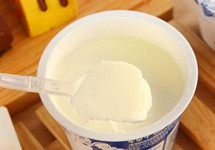 新疆伊犁佳和乳业老酸奶酵母超标7倍 曾因食安问题被罚款9.9万元
