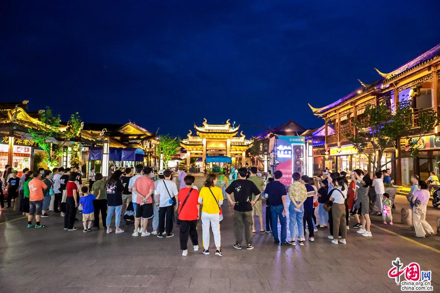 当国风遇见夜周庄 又见千年古镇人间烟火气(图)