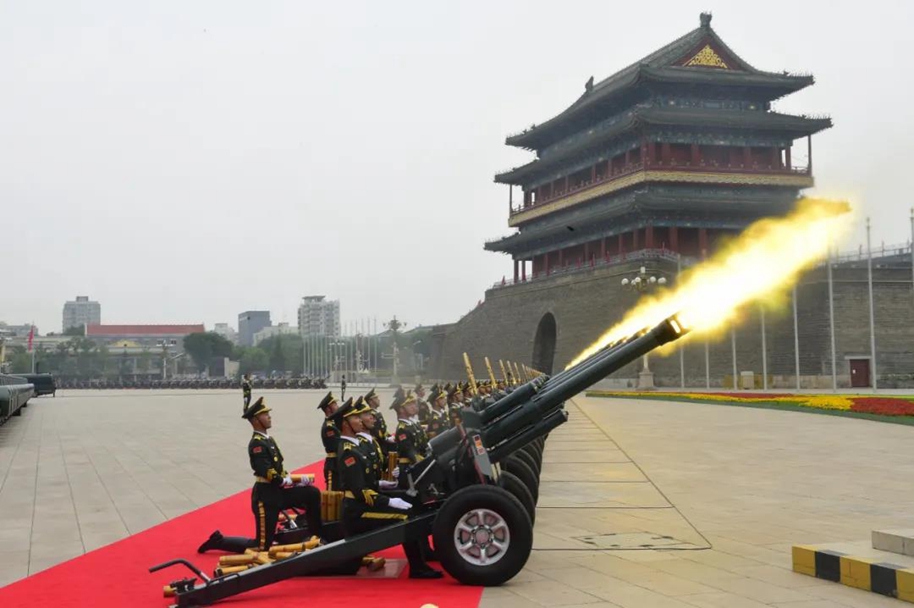 刚刚的这几个“100”，太激动人心了！