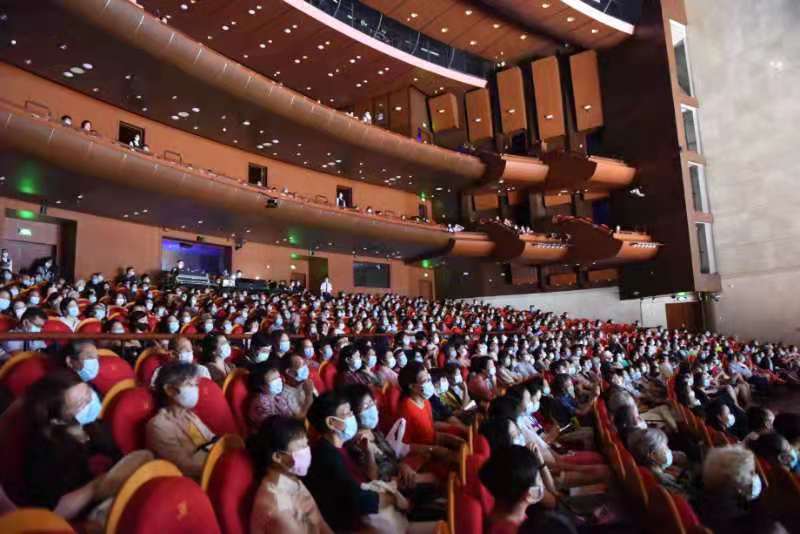 越剧现代戏《核桃树之恋》：用温情奏响时代与家国的赞歌