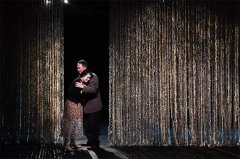 《老式喜剧》再登北京人艺舞台 李幼斌史兰芽演绎孤独内心的温情交汇