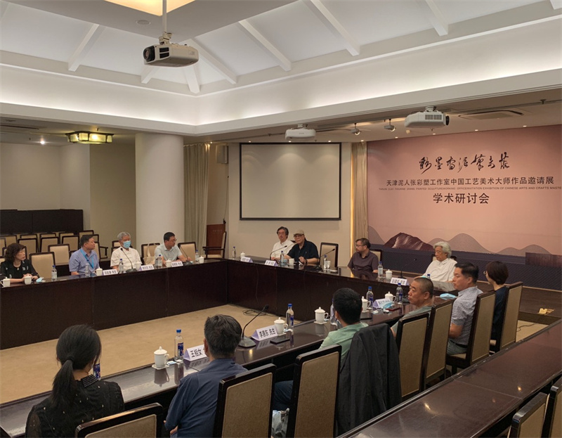 首批国家非遗“泥人张” 亮相中国美术馆