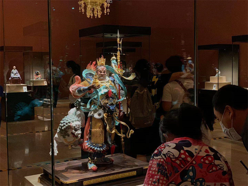 首批国家非遗“泥人张” 亮相中国美术馆