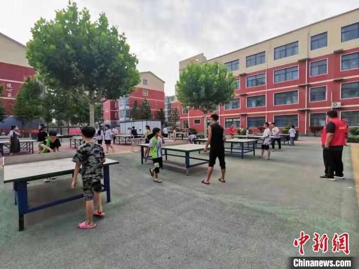 河南浚县：2078名受灾民众的“校园生活”