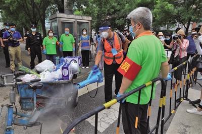 北京海淀：公共场所落实测温、验“双码”等措施