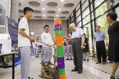 缺制度还是少经费 科研人员做科普究竟难在哪？