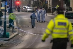 美国40岁华裔女子公寓内被发现死亡 颈部被割伤