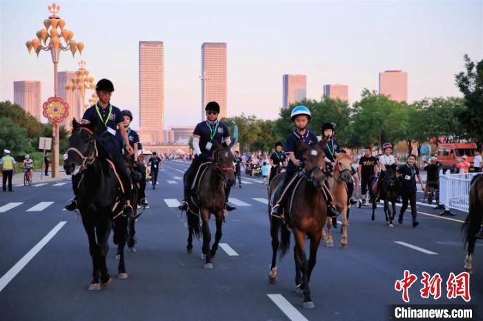 苏炳添喊话网红城市 康巴什回应：给个地址邮寄雪糕