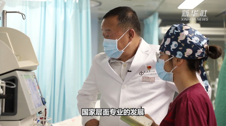 习近平@医务工作者：你们感动了中国，感动了世界！