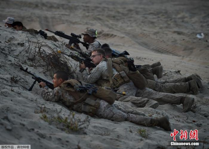 资料图：2015年9月6日消息，美日举行“黎明闪电战”联合离岛防卫演习。